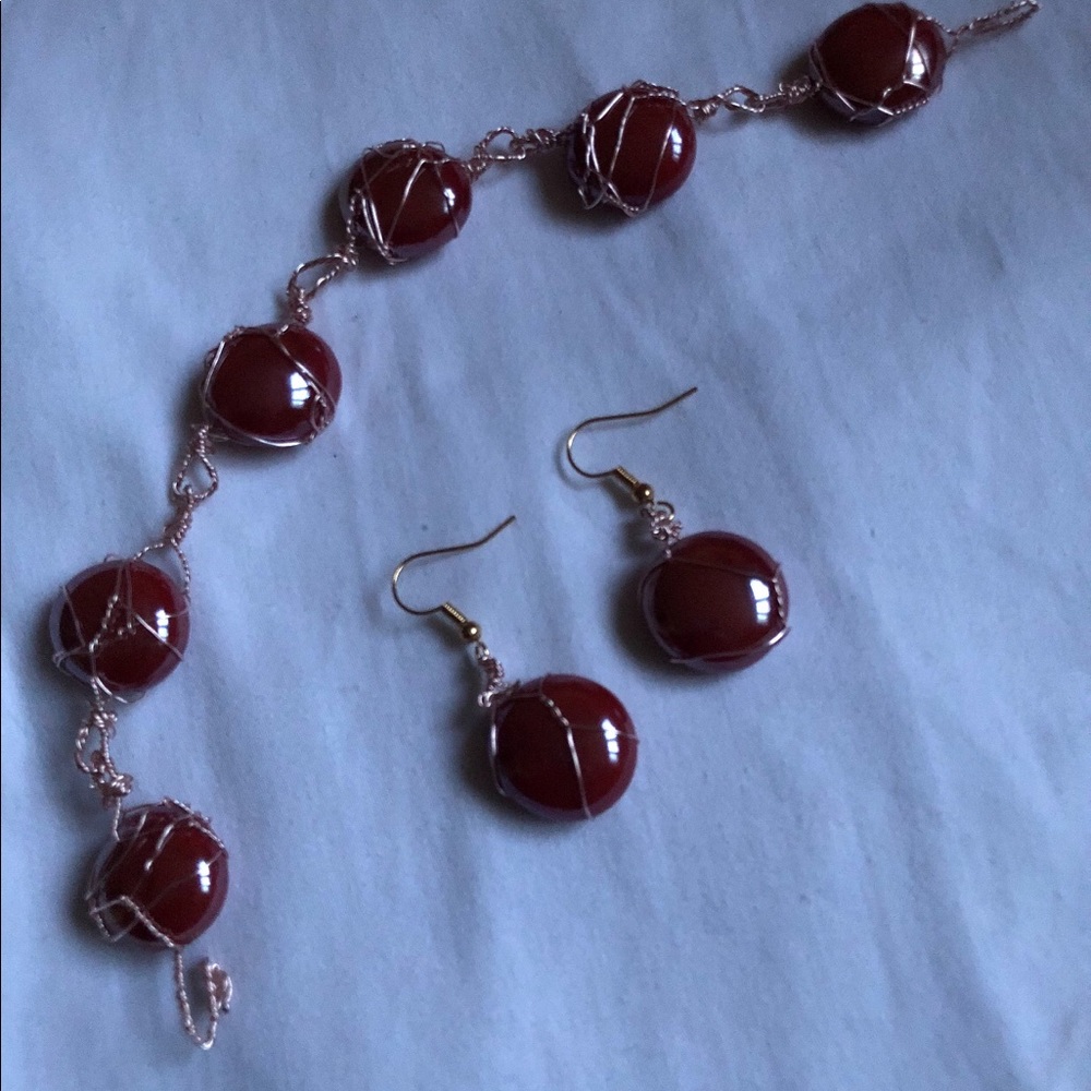 Bracelet and earrings